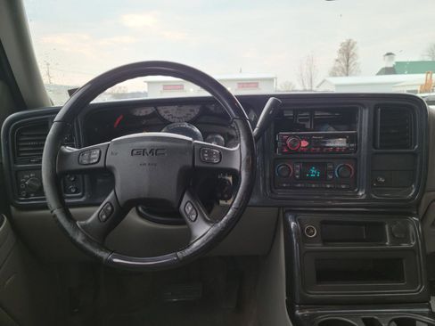 Used 2006 GMC Sierra 1500 SLT w/ Vortecmax Performance Pack image 10