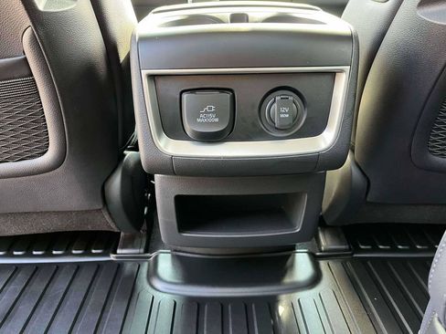 Certified 2026 Kia Carnival SX Prestige FWD image 4