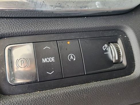 Used 2025 GMC Acadia Elevation FWD image 28