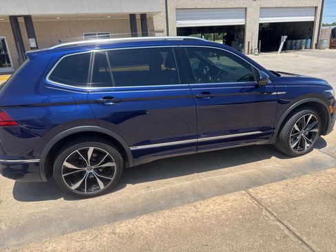 Used 2024 Volkswagen Tiguan SEL R-Line AWD/4WD image 10