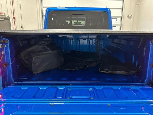 Used 2022 Jeep Gladiator Overland image 31