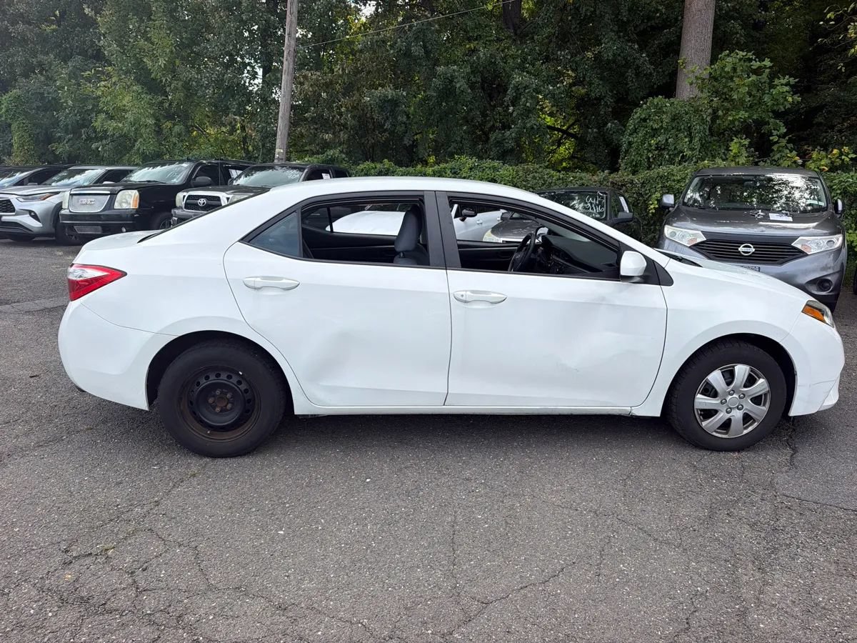 Used 2016 Toyota Corolla L FWD image 4