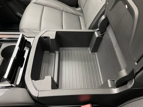 New 2026 GMC Yukon XL Denali w/ Denali Reserve Package AWD/4WD image 38