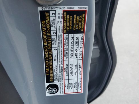 Used 2025 Nissan Frontier PRO-4X image 33