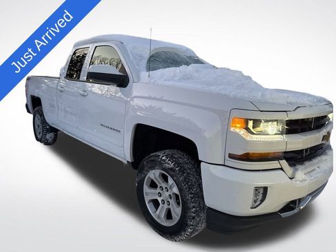 Used 2017 Chevrolet Silverado 1500 LT w/ All Star Edition image 3