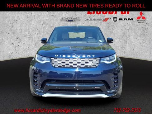 Used 2023 Land Rover Discovery Metropolitan Edition AWD/4WD image 2