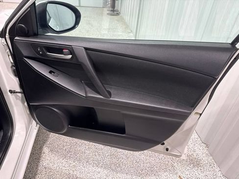 Used 2012 MAZDA MAZDA3 i Touring FWD image 15