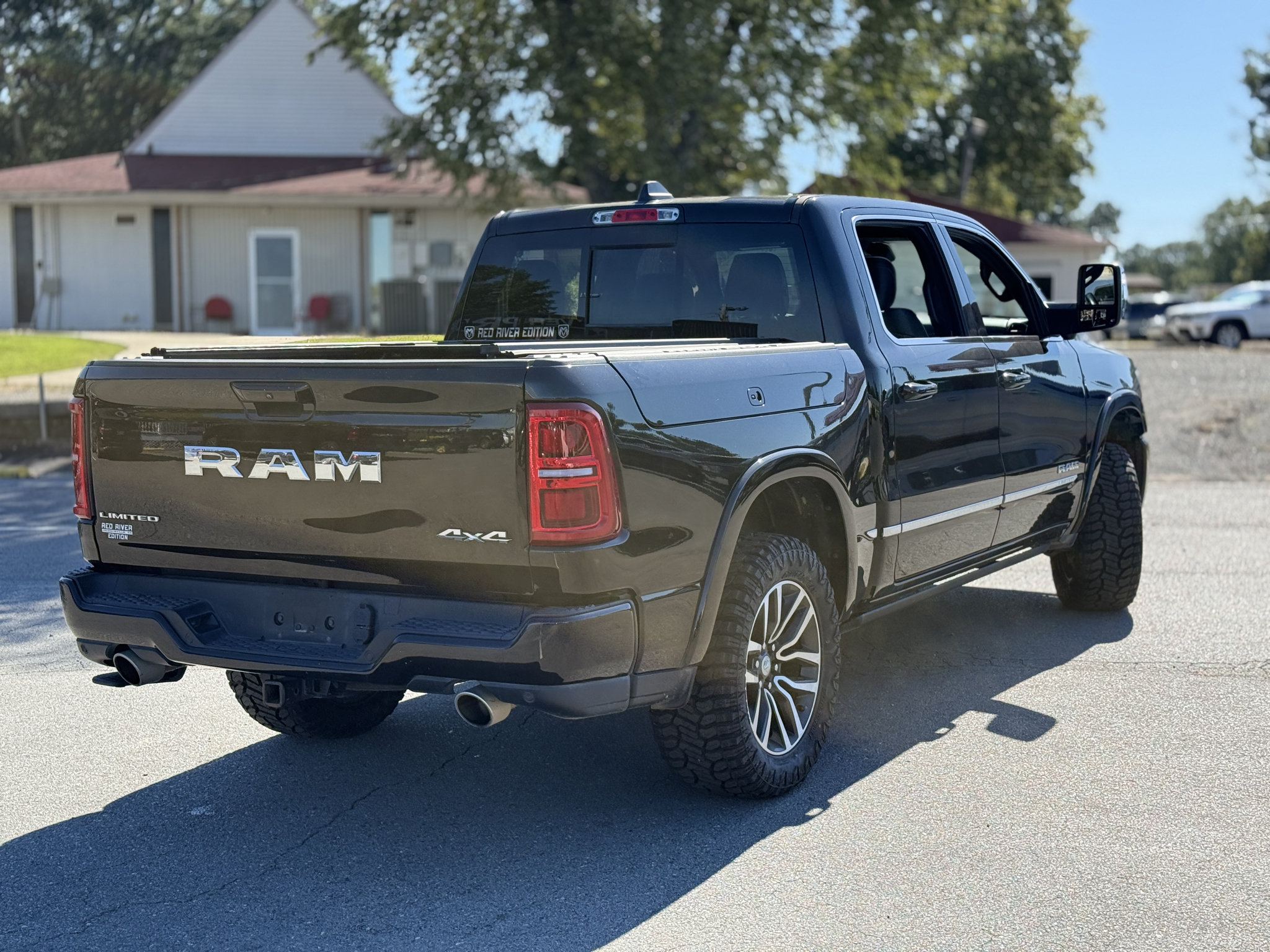 Used 2025 RAM 1500 Limited w/ Trailer Tow Group AWD/4WD image 30