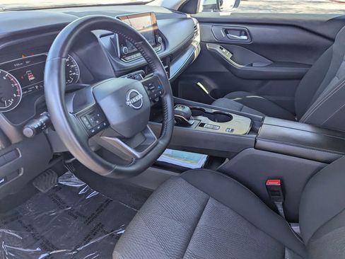 Certified 2025 Nissan Rogue SV FWD image 15