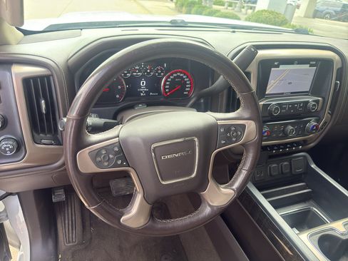 Used 2016 GMC Sierra 1500 Denali w/ Enhanced Driver Alert Package AWD/4WD image 15
