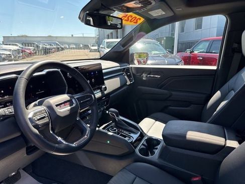 Used 2025 GMC Canyon Elevation w/ Convenience Package AWD/4WD image 10