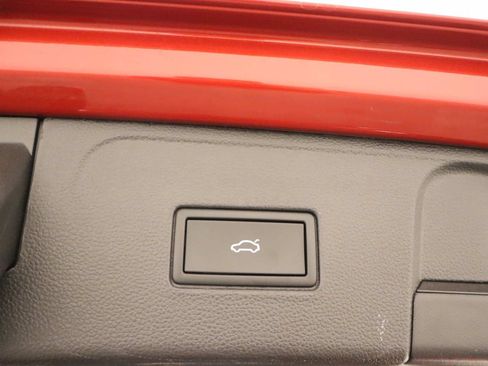 Certified 2024 Volkswagen Atlas SE FWD image 18