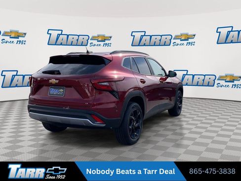 Used 2025 Chevrolet Trax LT w/ LT Convenience Package FWD image 8