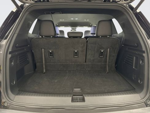 Used 2024 GMC Acadia Elevation image 23