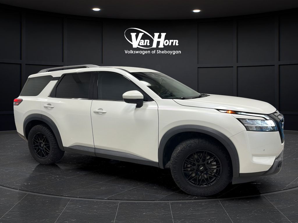 Used 2023 Nissan Pathfinder SL AWD/4WD image 1