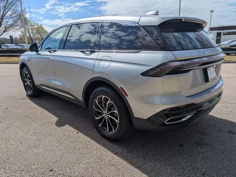 New 2026 Lincoln Nautilus Premier image 10