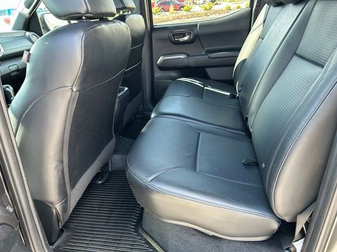 Used 2018 Toyota Tacoma Limited AWD/4WD image 25