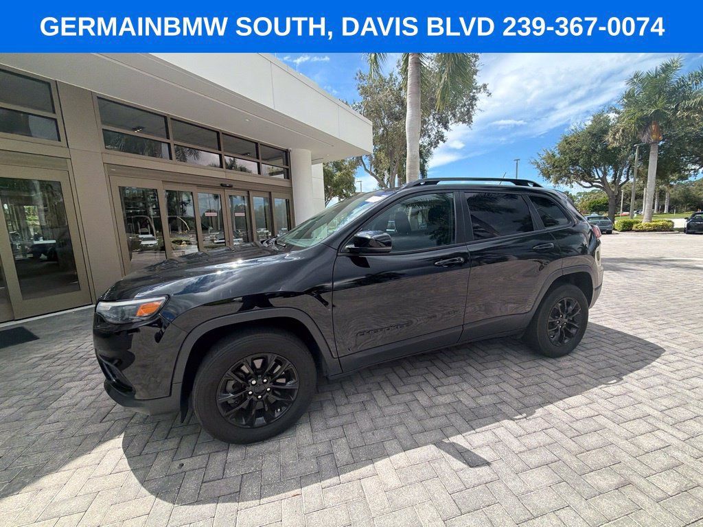 Used 2023 Jeep Cherokee Altitude Lux AWD/4WD image 3