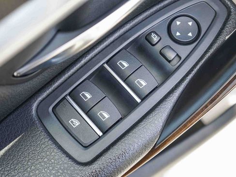 Used 2016 BMW 328i Sedan RWD image 23