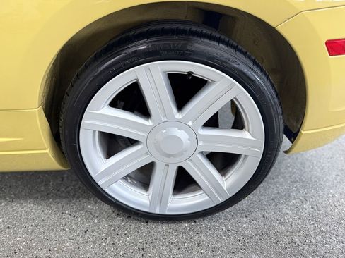 Used 2005 Chrysler Crossfire Limited RWD image 21