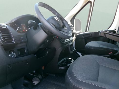 Used 2025 RAM ProMaster 2500 FWD image 9