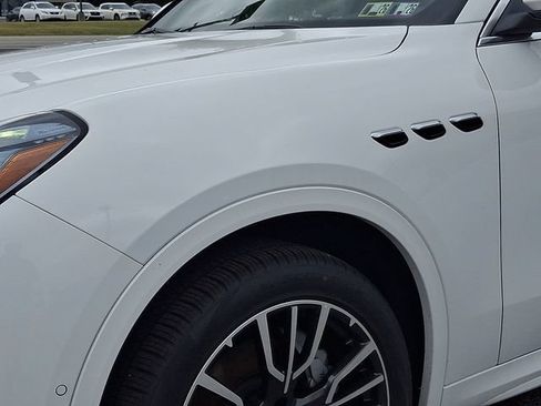 Used 2025 Maserati Grecale GT AWD/4WD image 14