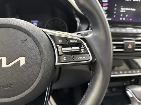 Used 2023 Kia Seltos EX image 18