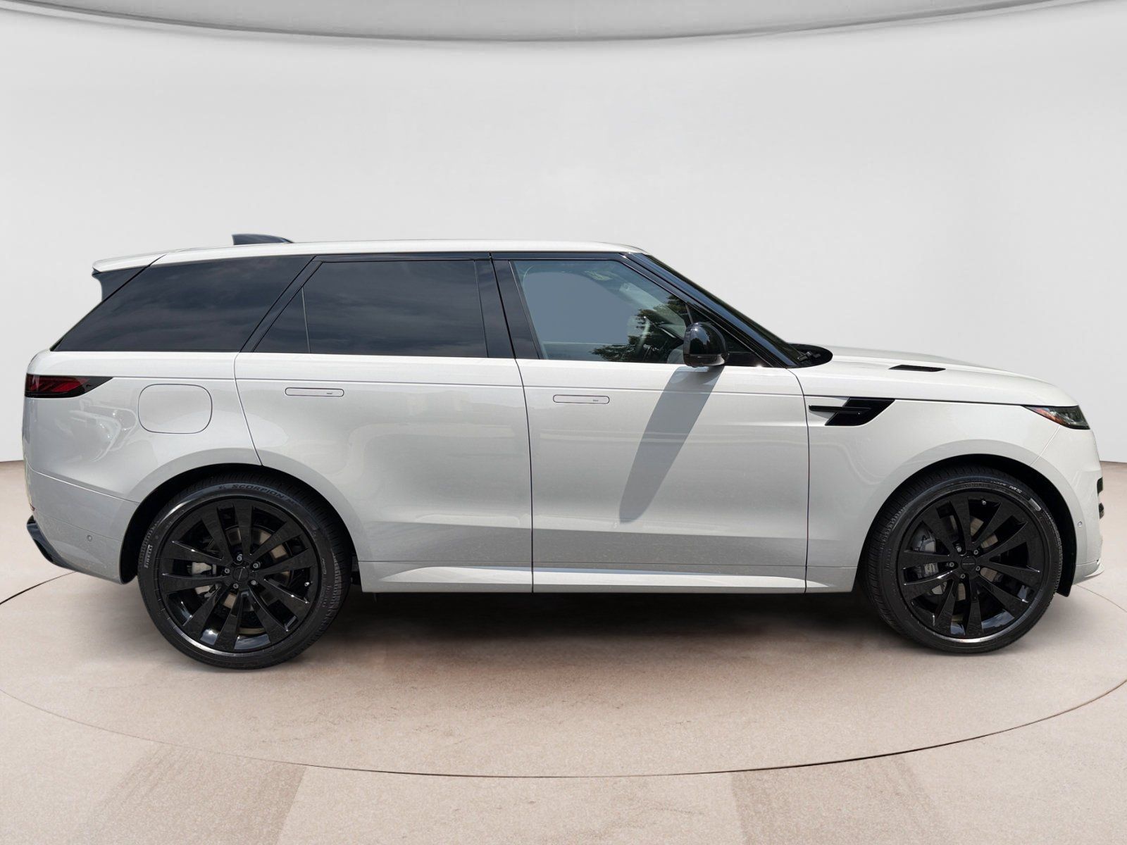 New 2026 Land Rover Range Rover Sport Dynamic SE AWD/4WD image 6