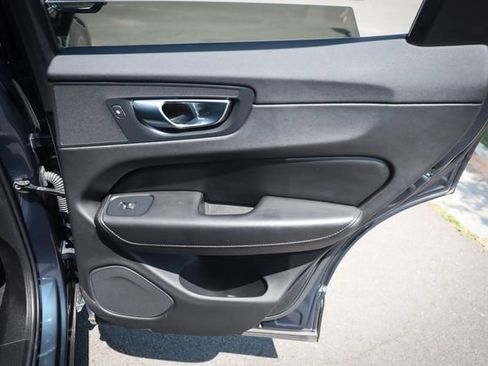 Used 2022 Volvo XC60 B5 Inscription w/ Advanced Package AWD/4WD image 70