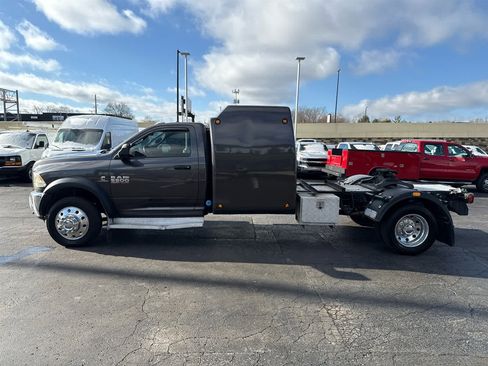 Used 2018 RAM 5500 Tradesman w/ Power & Remote Entry Group image 5