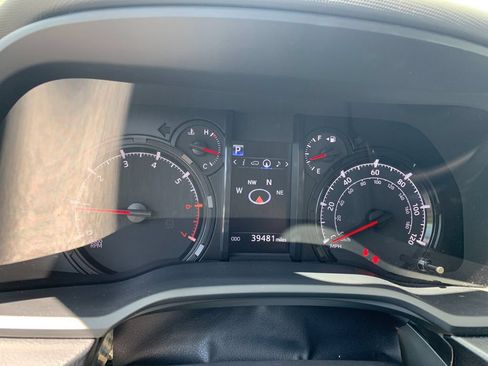 Used 2023 Toyota 4Runner SR5 Premium w/ Moonroof Package AWD/4WD image 28