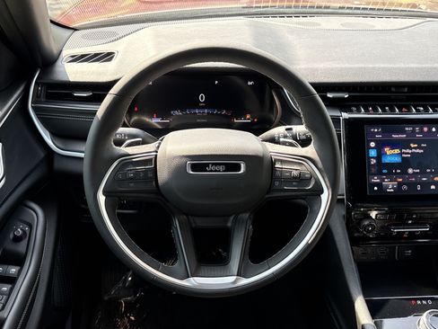 Used 2023 Jeep Grand Cherokee Altitude RWD image 22
