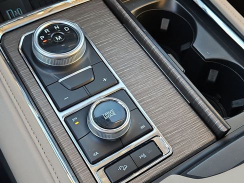 Used 2024 Ford Expedition Max Limited image 30