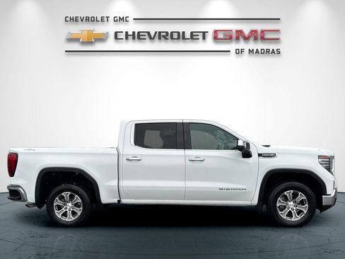 Used 2024 GMC Sierra 1500 SLT AWD/4WD image 2