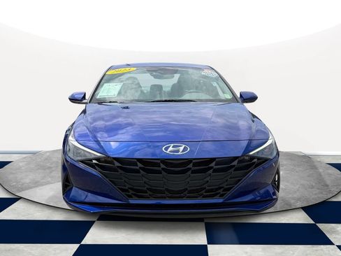 Used 2023 Hyundai Elantra SEL FWD image 2