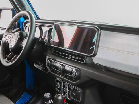 Used 2024 Jeep Wrangler Unlimited Sport image 25