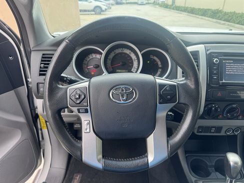 Used 2015 Toyota Tacoma PreRunner w/ SR5 Package RWD image 9