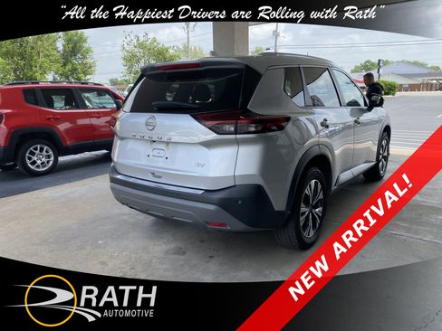 Used 2022 Nissan Rogue SV w/ SV Premium Package FWD image 6