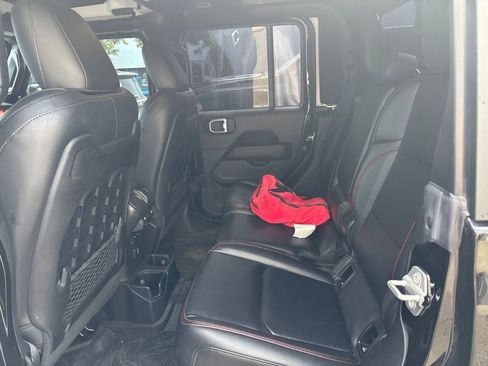 Used 2021 Jeep Gladiator Rubicon AWD/4WD image 8