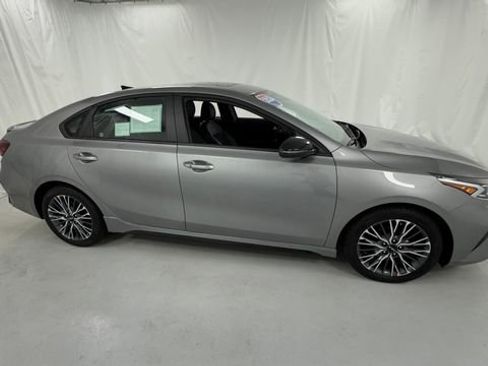 Used 2024 Kia Forte GT-Line w/ GT-Line Premium Package FWD image 2