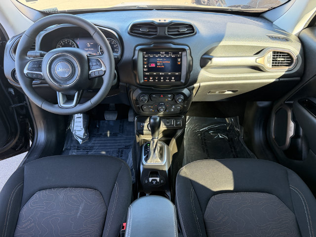Used 2023 Jeep Renegade Latitude AWD/4WD image 24