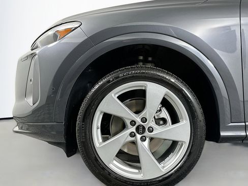 Used 2025 Audi Q5 Premium Plus w/ Premium Plus AWD/4WD image 12