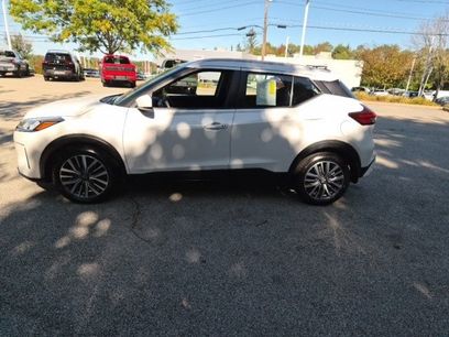 Used 2024 Nissan Kicks SV