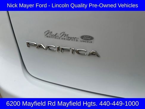 Used 2018 Chrysler Pacifica Limited w/ Tire & Wheel Group image 16