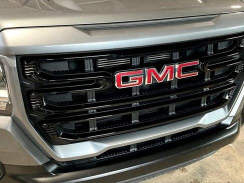 Used 2022 GMC Canyon Elevation image 31