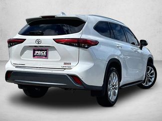 Used 2021 Toyota Highlander Limited video 2