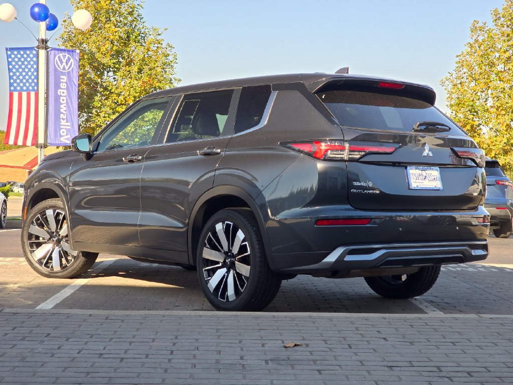 Used 2025 Mitsubishi Outlander SE AWD/4WD image 22