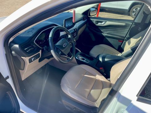 Used 2021 Ford Escape SEL AWD/4WD image 10