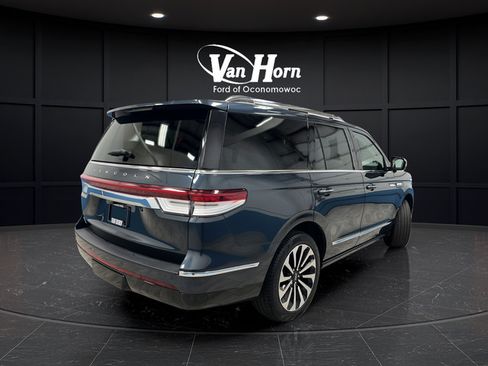 Used 2024 Lincoln Navigator Reserve AWD/4WD image 7