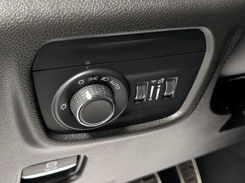 Used 2023 Jeep Grand Cherokee Altitude AWD/4WD image 17